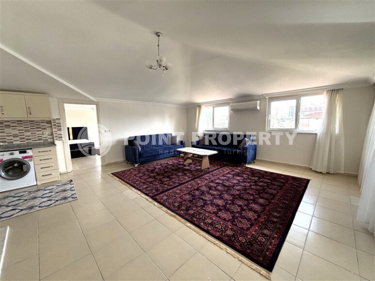 Spacious bright duplex 3+2 with an area of 200 m² in Tosmur with a glazed balcony and a residence permit-id-10002-photo-1