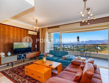 3+1 apartment with panoramic views in a prestigious complex in Kargicak-id-10006-photo-2