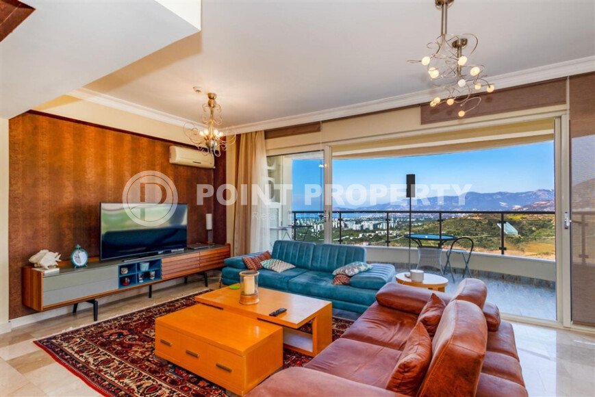 3+1 apartment with panoramic views in a prestigious complex in Kargicak-id-10006-photo-2