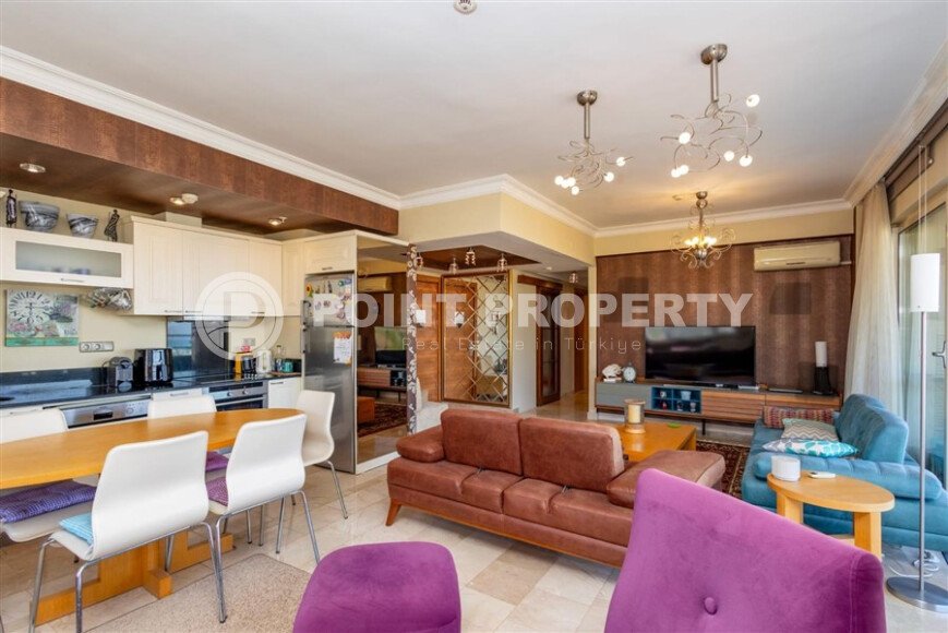 3+1 apartment with panoramic views in a prestigious complex in Kargicak-id-10006-photo-5
