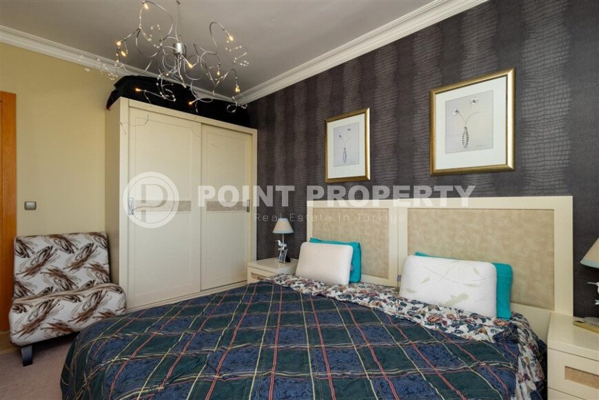 3+1 apartment with panoramic views in a prestigious complex in Kargicak-id-10006-photo-12