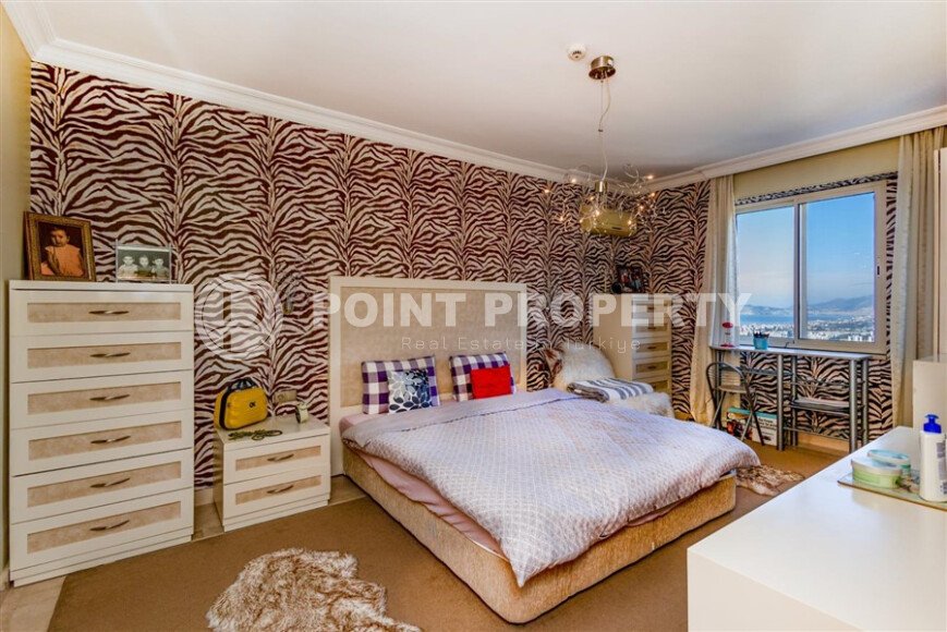 3+1 apartment with panoramic views in a prestigious complex in Kargicak-id-10006-photo-15