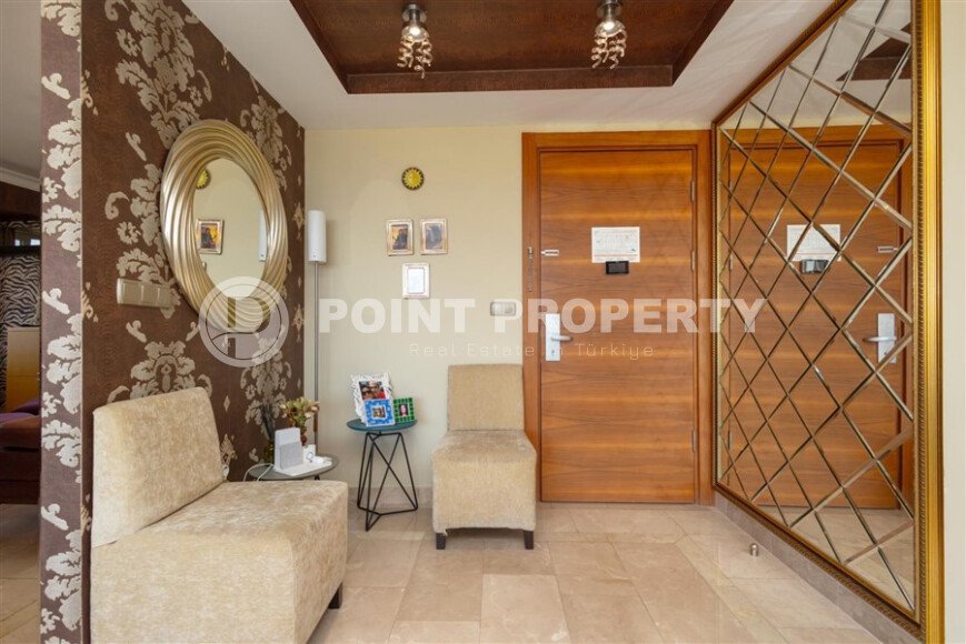 3+1 apartment with panoramic views in a prestigious complex in Kargicak-id-10006-photo-19