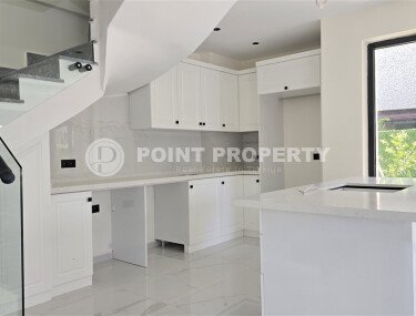 Роскошная трёхэтажная вилла 3+1 — 210 м² в Конаклы, всего 150 м от моря-id-10026-фото-3