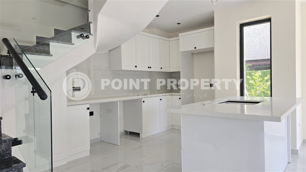 Роскошная трёхэтажная вилла 3+1 — 210 м² в Конаклы, всего 150 м от моря-id-10026-фото-3