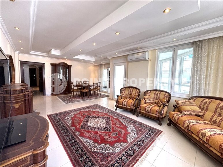 Spacious duplex 3+1 - 220 m² on the first line in Mahmutlar-id-10027-photo-2