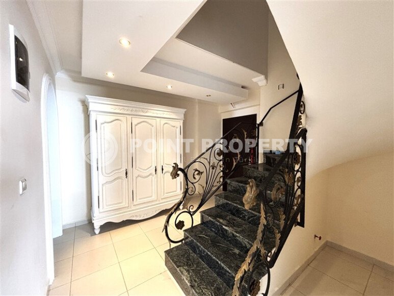 Spacious duplex 3+1 - 220 m² on the first line in Mahmutlar-id-10027-photo-7