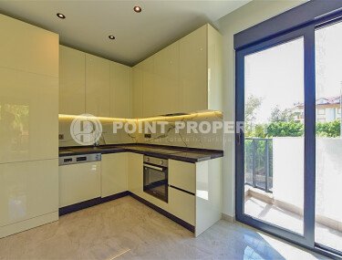 Sunny apartment 56 m² in the center of Alanya on the border with the Oba district, a complex with developed infrastructure-id-10051-photo-2