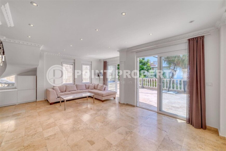 Spacious apartment 170 m² 3+1 in a villa type house, with sea view, Cikcilli area-id-10054-photo-6