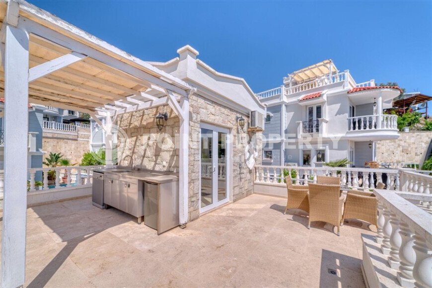 Spacious apartment 170 m² 3+1 in a villa type house, with sea view, Cikcilli area-id-10054-photo-15