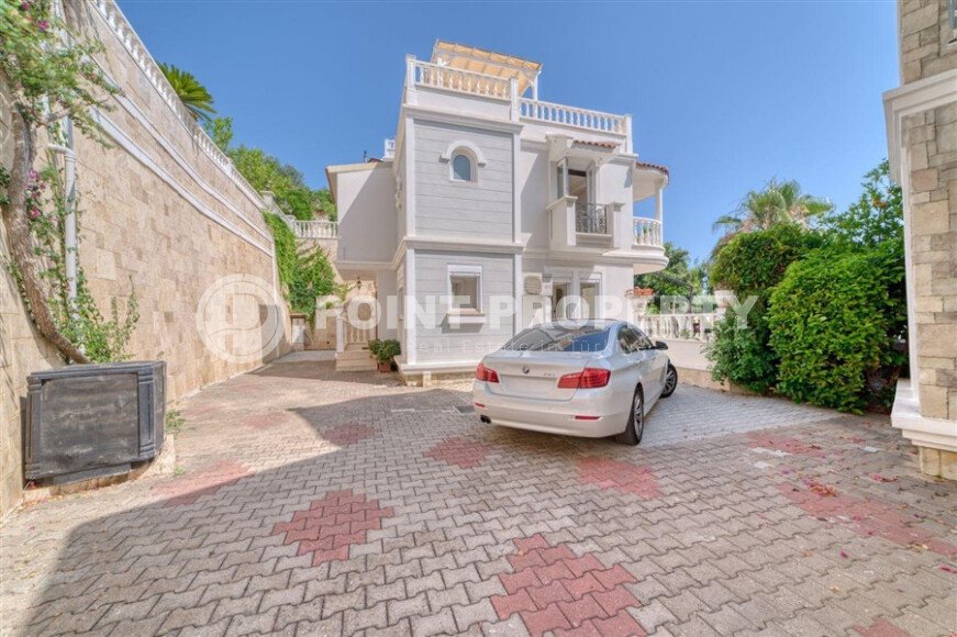 Spacious apartment 170 m² 3+1 in a villa type house, with sea view, Cikcilli area-id-10054-photo-20