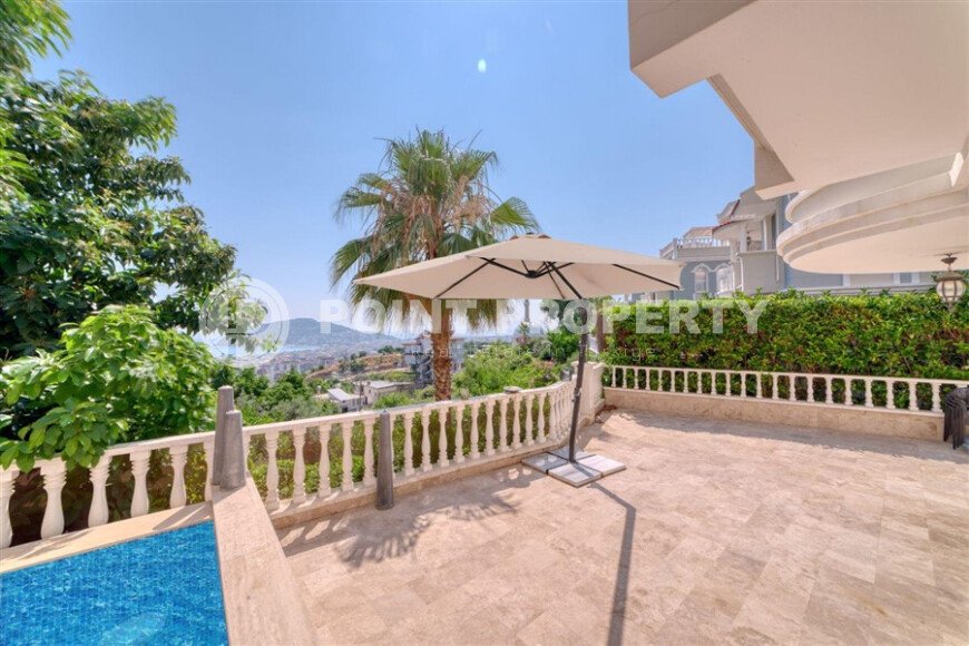 Spacious apartment 170 m² 3+1 in a villa type house, with sea view, Cikcilli area-id-10054-photo-21