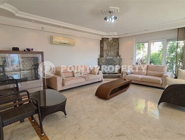 Two-level villa 200 m², in the center of Alanya, with a view of the sea and Kale-id-10062-photo-1