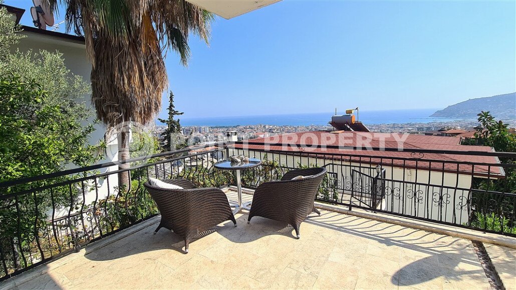Two-level villa 200 m², in the center of Alanya, with a view of the sea and Kale-id-10062-photo-17