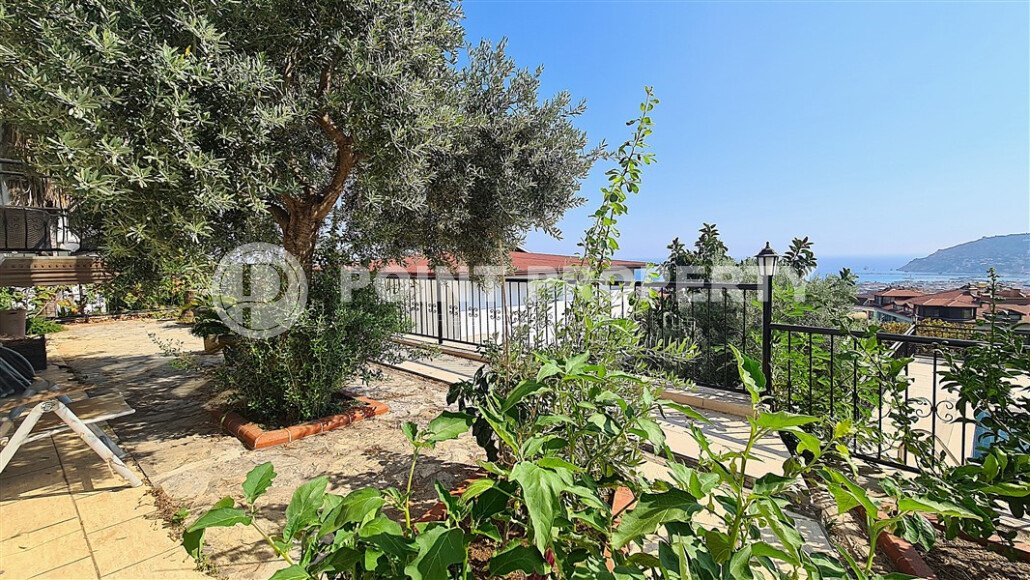 Two-level villa 200 m², in the center of Alanya, with a view of the sea and Kale-id-10062-photo-22