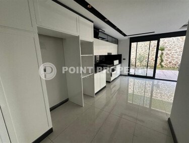 Просторная квартира 140 м² с приватным садом в районе Хасбахче, центр Аланьи-id-10080-фото-2