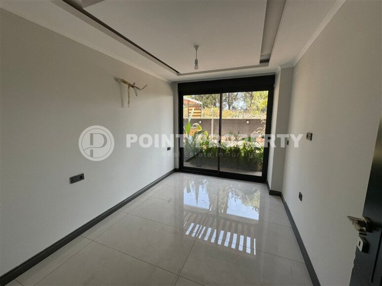 Spacious apartment 140 m² with private garden in Hasbahce area, Alanya center-id-10080-photo-6