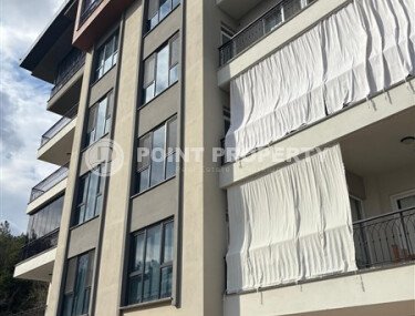 Sunny apartment 135 m² with separate kitchen and covered parking, Ciplakli area-id-10101-photo-1