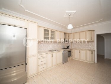 Spacious apartment 180 m², Sugezu area, Alanya center-id-10107-photo-3