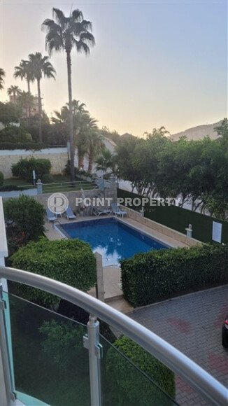 Apartment 2+1, 110 m² in the center of Alanya with a view of Cleopatra Beach and a residence permit-id-10143-photo-8