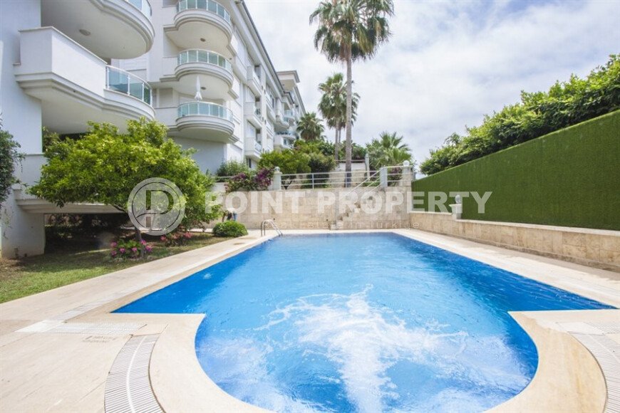 Apartment 2+1, 110 m² in the center of Alanya with a view of Cleopatra Beach and a residence permit-id-10143-photo-11