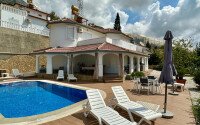 Detached villa 4+1, 220 m² in Mahmutlar with pool, garden and sea view-id-10154-photo-1