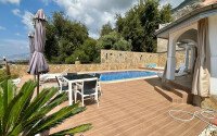 Detached villa 4+1, 220 m² in Mahmutlar with pool, garden and sea view-id-10154-photo-2