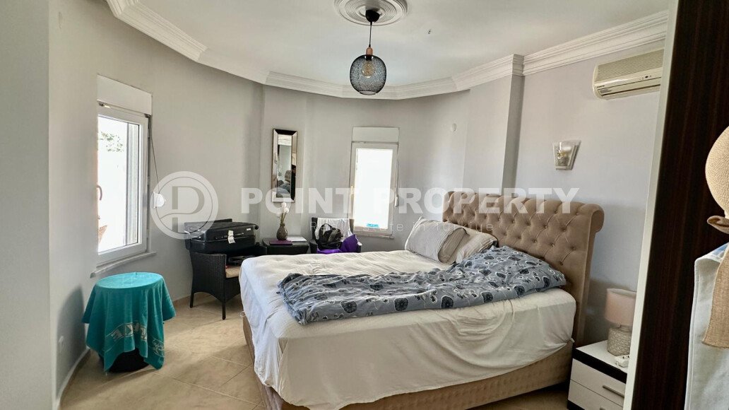 Detached villa 4+1, 220 m² in Mahmutlar with pool, garden and sea view-id-10154-photo-6