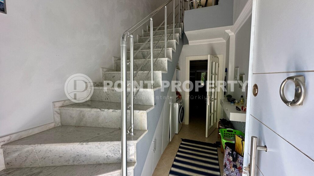 Detached villa 4+1, 220 m² in Mahmutlar with pool, garden and sea view-id-10154-photo-9