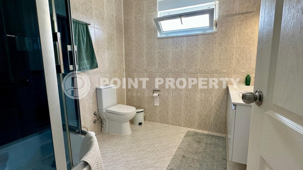 Detached villa 4+1, 220 m² in Mahmutlar with pool, garden and sea view-id-10154-photo-10