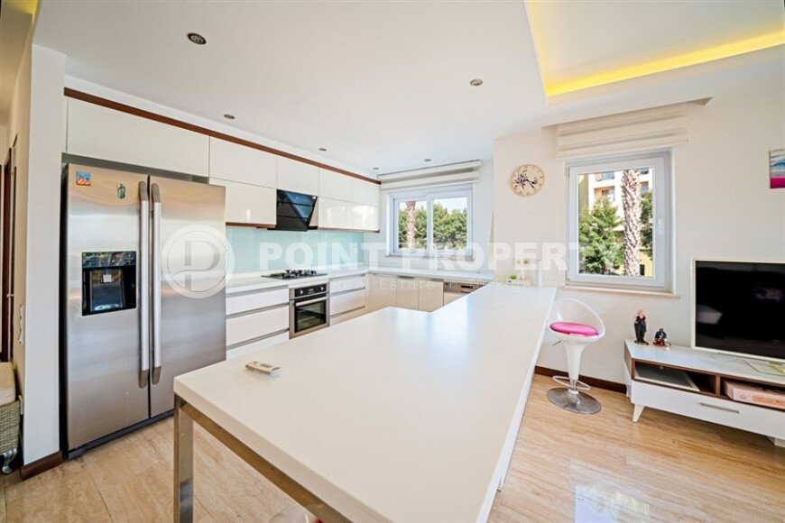 Comfortable 3+1 duplex, 170 m² with a private beach and rich infrastructure in Konakli-id-10179-photo-5