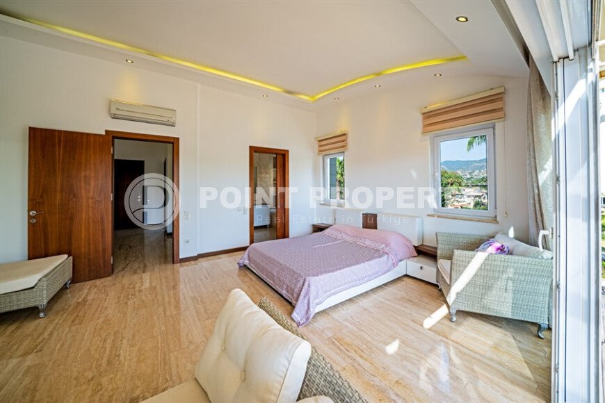 Comfortable 3+1 duplex, 170 m² with a private beach and rich infrastructure in Konakli-id-10179-photo-7