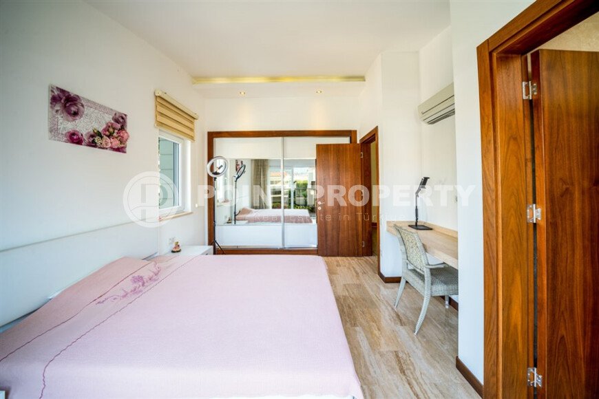 Comfortable 3+1 duplex, 170 m² with a private beach and rich infrastructure in Konakli-id-10179-photo-10