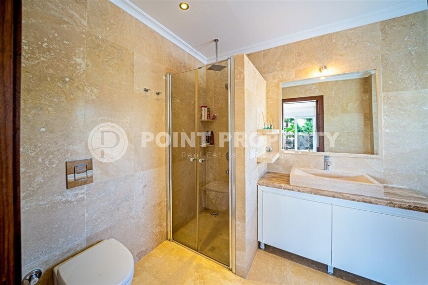 Comfortable 3+1 duplex, 170 m² with a private beach and rich infrastructure in Konakli-id-10179-photo-13