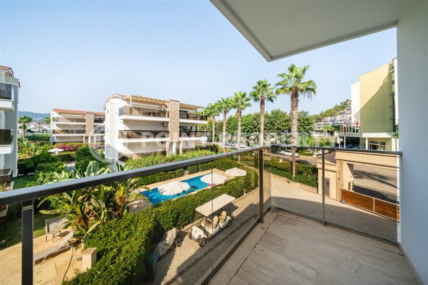 Comfortable 3+1 duplex, 170 m² with a private beach and rich infrastructure in Konakli-id-10179-photo-17