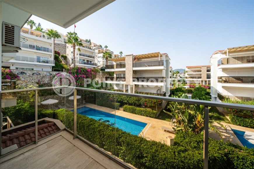 Comfortable 3+1 duplex, 170 m² with a private beach and rich infrastructure in Konakli-id-10179-photo-18