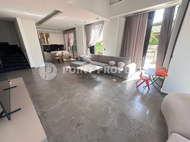 Дублекс 2+1 с выходом в сад в комплексе премиум класса в районе Каргыджак-id-10221-фото-2