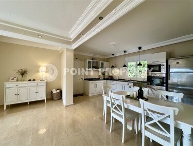 Вилла 100 м² с частным бассейном и мебелью в Тепе — подходит для оформления ВНЖ-id-10247-фото-5