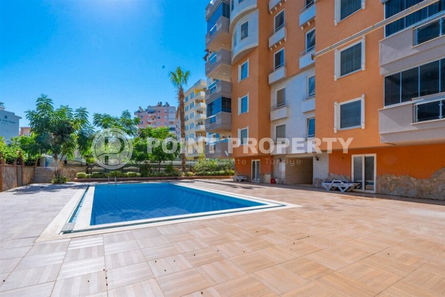 Sunny 110 m² apartment in the center of Alanya-id-10248-photo-1
