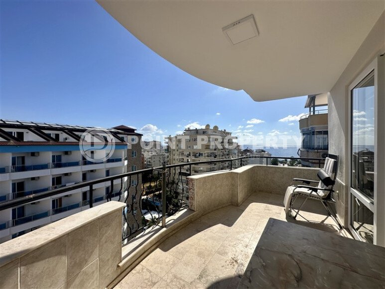 An impressive 240 m² of comfort in a bright duplex penthouse with a panoramic terrace in the center of Mahmutlar-id-10256-photo-10