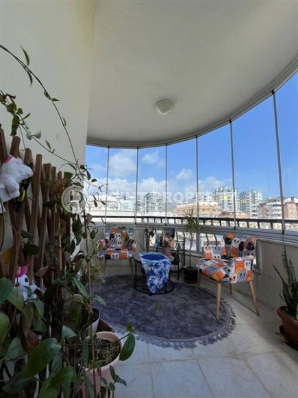 Современная и светлая квартира 110 м² с двумя балконами в комплексе с бассейном в Махмутларе-id-10259-фото-8