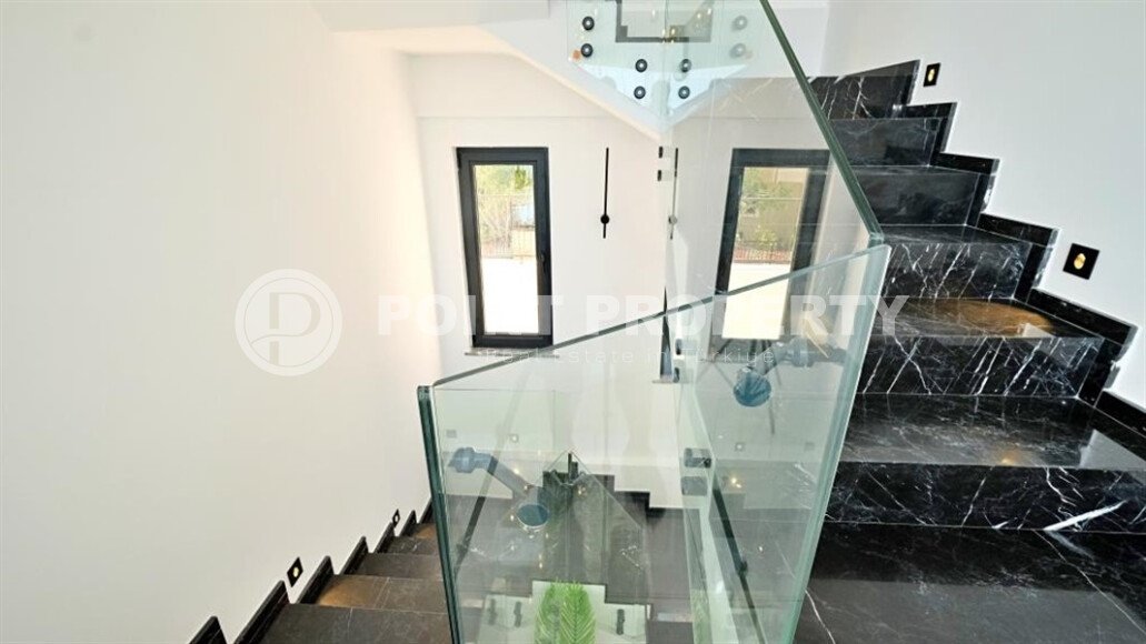 Magnificent modern villa 525 m², Bektaş area, with elevator and views of the sea and surrounding area-id-10274-photo-17