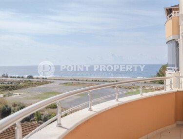 Spacious two-bedroom apartment of 125 m² with sea views on the first coastline in Demirtaş-id-10293-photo-2