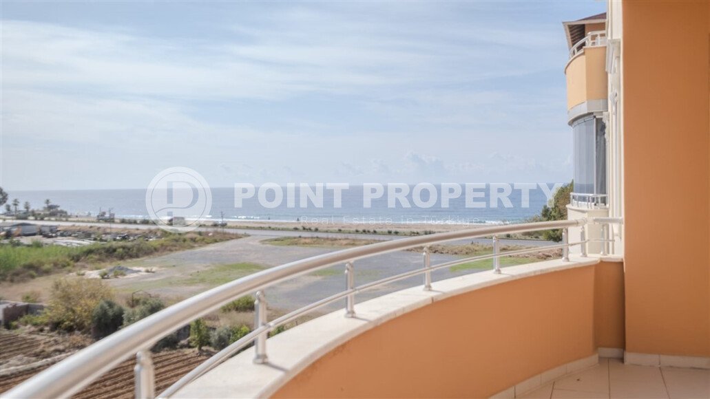 Просторная двухкомнатная квартира 125 м² с видом на море на первой береговой линии в Демирташе-id-10293-фото-2