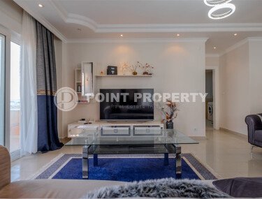 Spacious two-bedroom apartment of 125 m² with sea views on the first coastline in Demirtaş-id-10293-photo-3