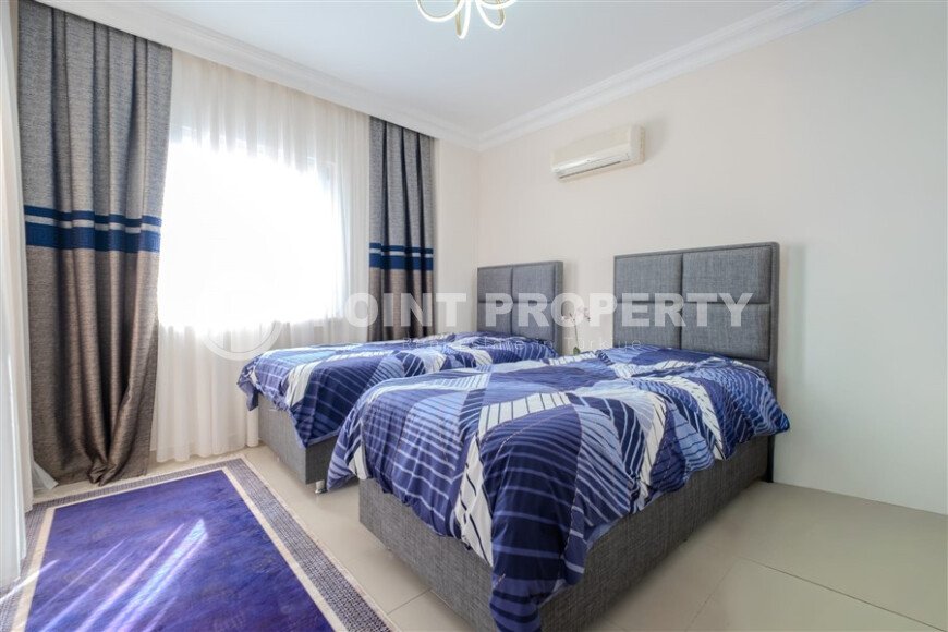 Просторная двухкомнатная квартира 125 м² с видом на море на первой береговой линии в Демирташе-id-10293-фото-11