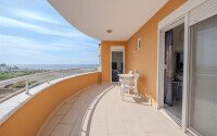 Просторная двухкомнатная квартира 125 м² с видом на море на первой береговой линии в Демирташе-id-10293-фото-12