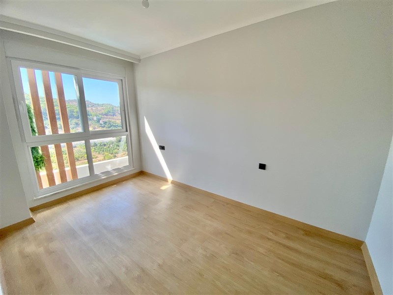 1+1 apartment with a view of nature in Demirtaş-id-10294-photo-4