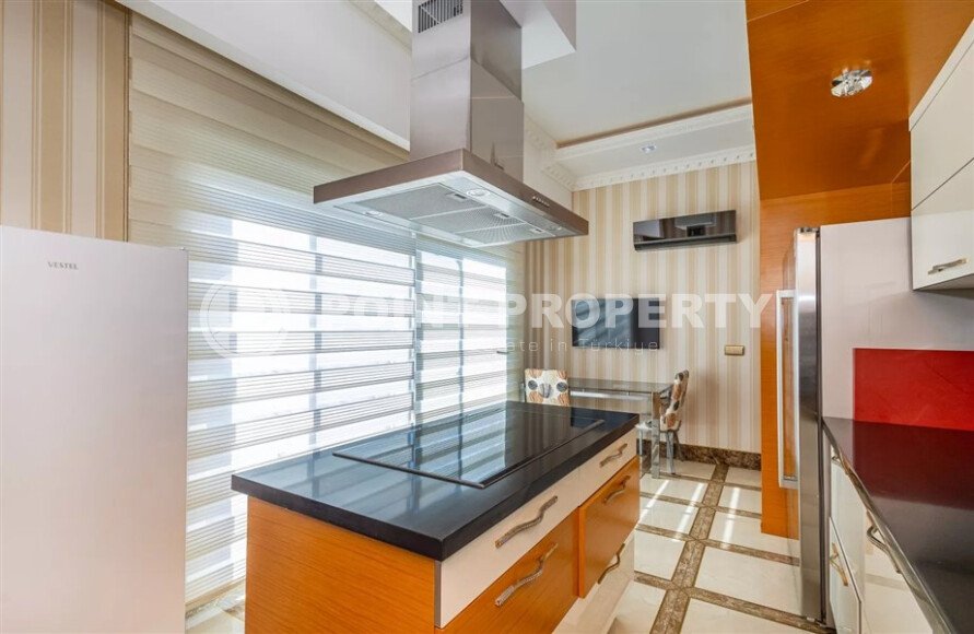 Великолепный просторный пентхаус 354 м² в жилом комплексе с богатой инфраструктурой в Махмутларе, Аланья-id-10303-фото-4