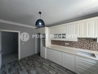 2+1 apartment with partial sea view in a complex on the first line in Mahmutlar-id-10309-photo-3